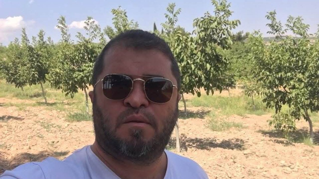 Çocuklarını görmeye gitti, satırla saldırıya uğradı!