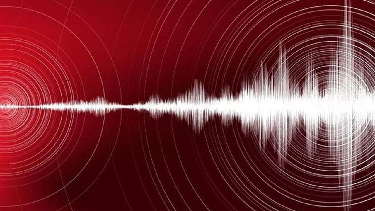 Son dakika! Şiddetli deprem: Çevre bölgelerde de hissedildi