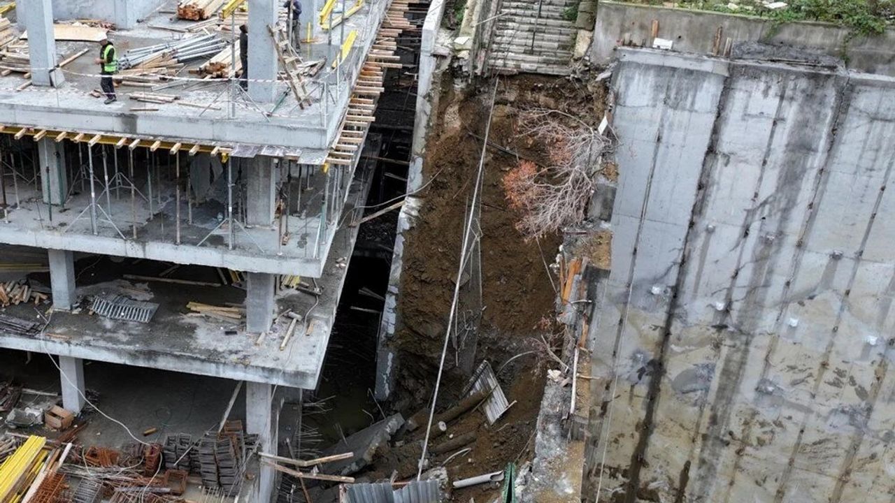 Yağış felaket getirdi: Fabrikada istinat duvarı yıkıldı