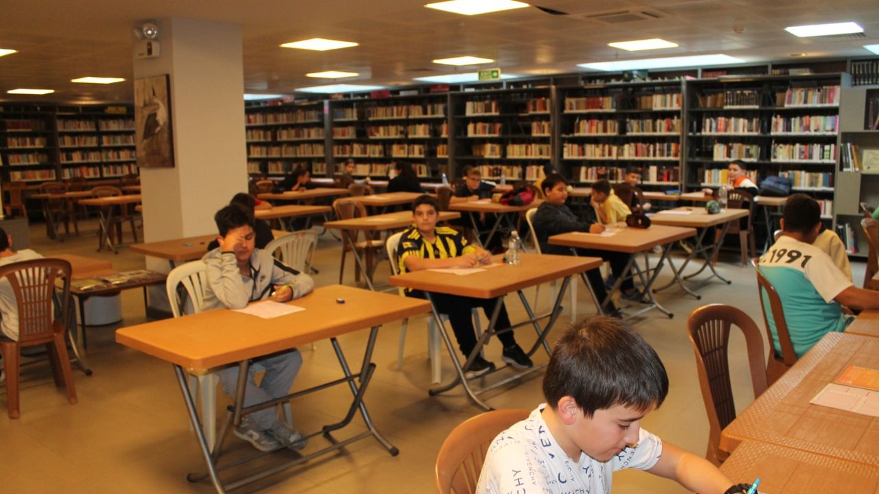 Efes Selçuk Belediyesi’nden öğrencilere destek
