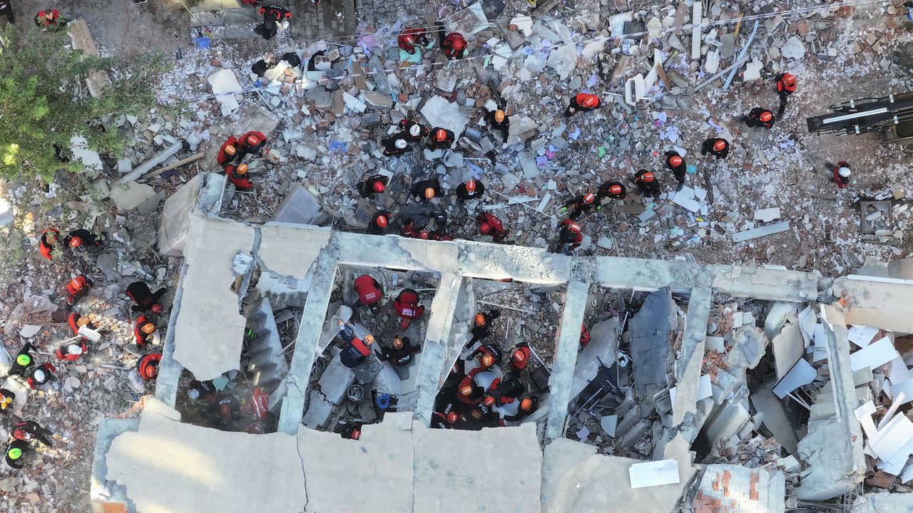 Gebze'de 7 katlı bina neden çöktü, binanın altından metro mu geçiyor?