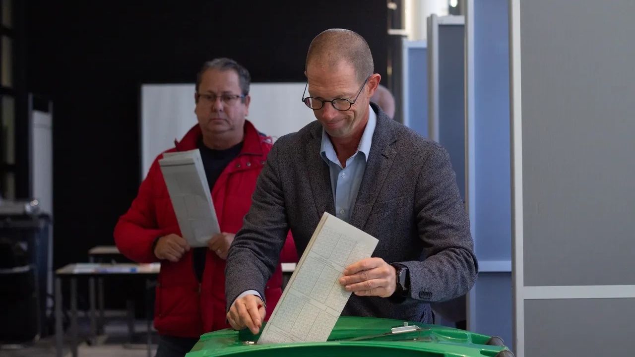 Hollanda’da genel seçim heyecanı başladı: Türk kökenli 34 aday yarışıyor