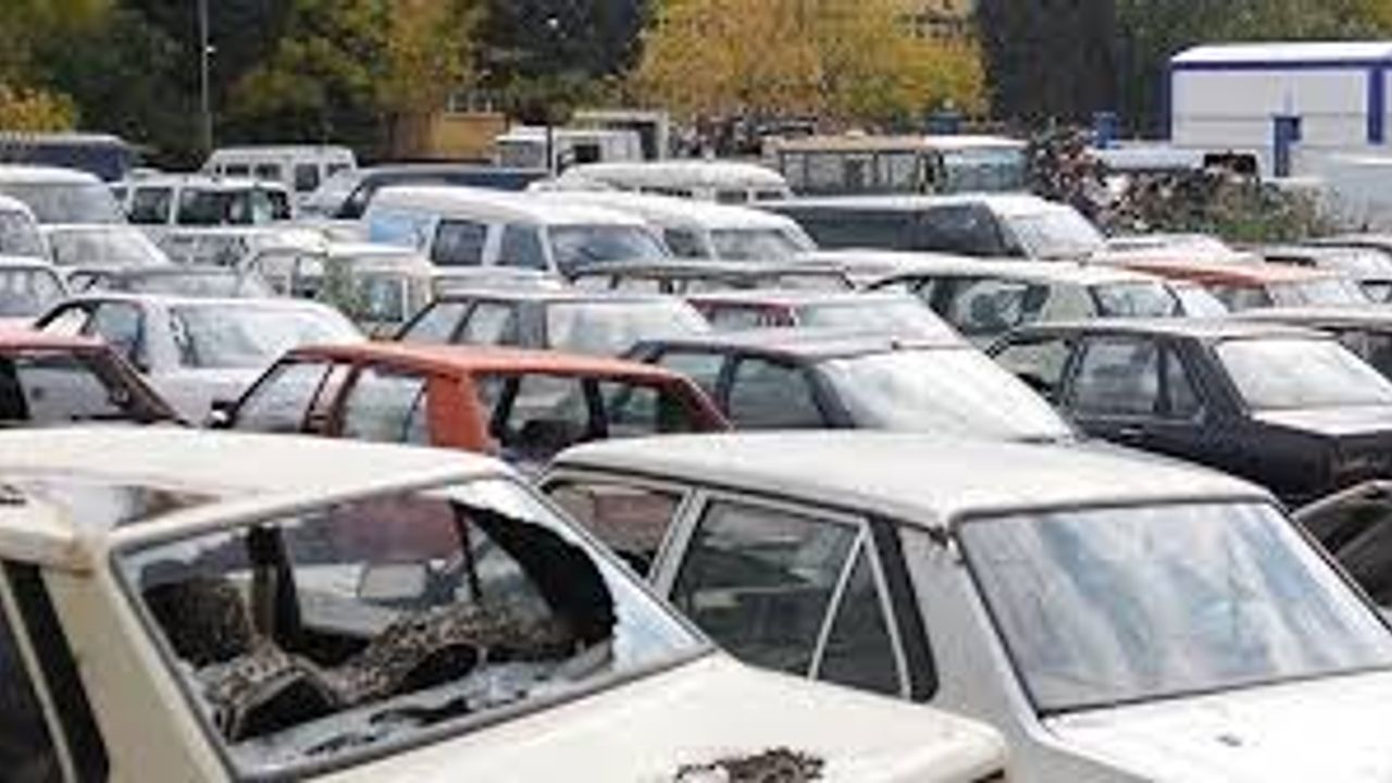 Gözler Meclis'e çevrildi: ÖTV indirimi hurda teşviki yasası Meclis'ten geçti mi? İşte 25 yaş üstü araç sıralı liste!