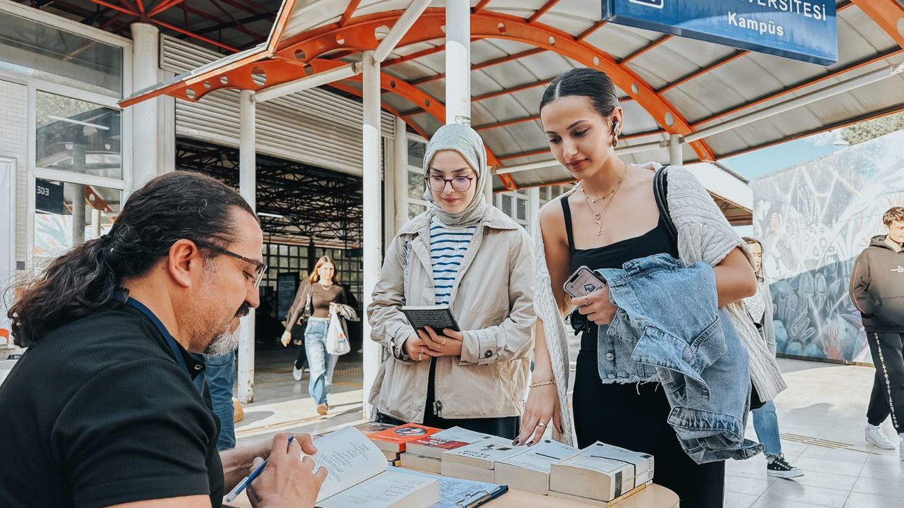 İzmir’de öğrencilere kitap desteği: Gezici Kütüphane başlıyor