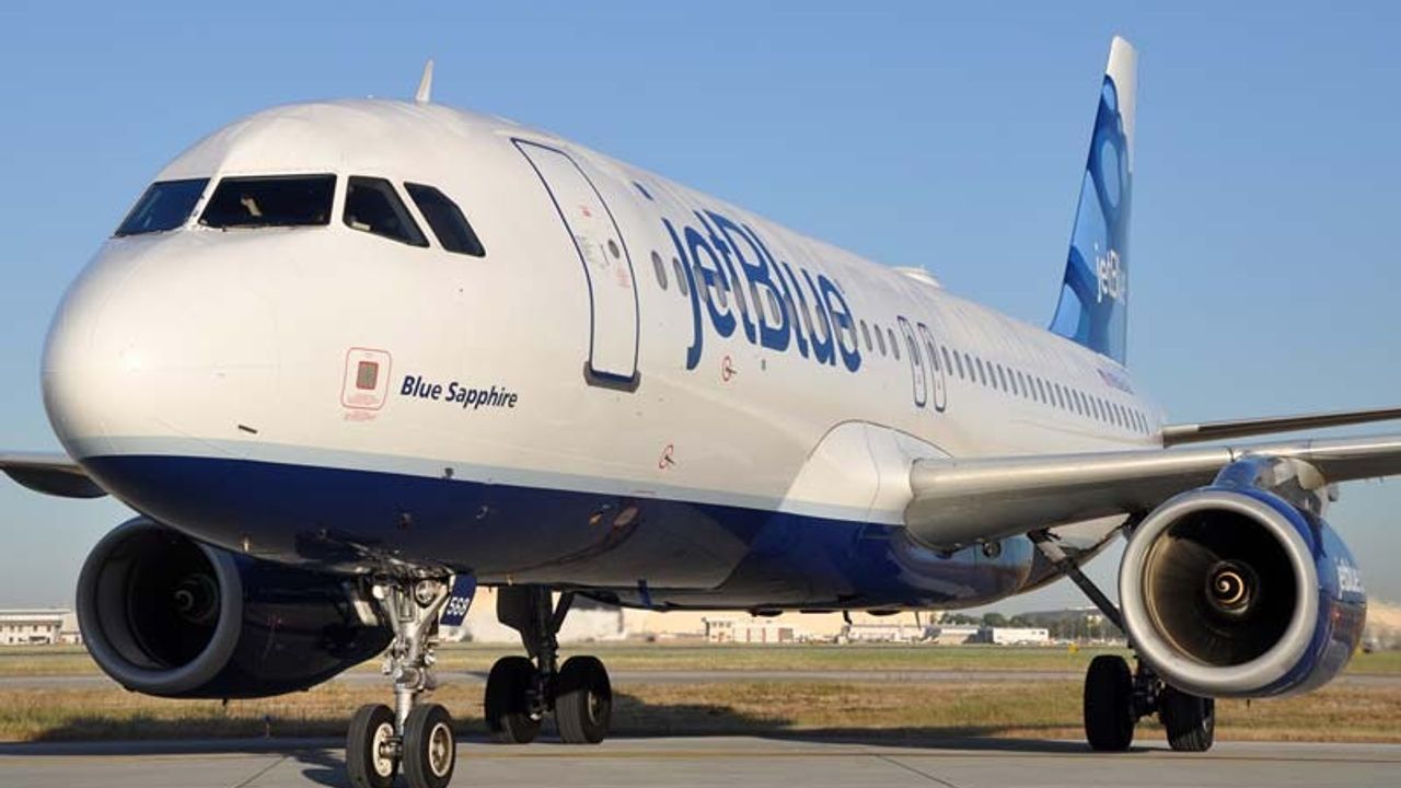 JetBlue uçağı irtifa kaybetti: Acil iniş yaptı