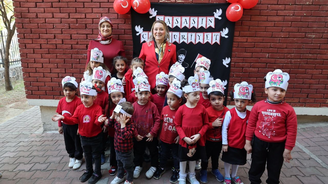 Konak’ta 102. Yıl Cumhuriyet Coşkusu başladı