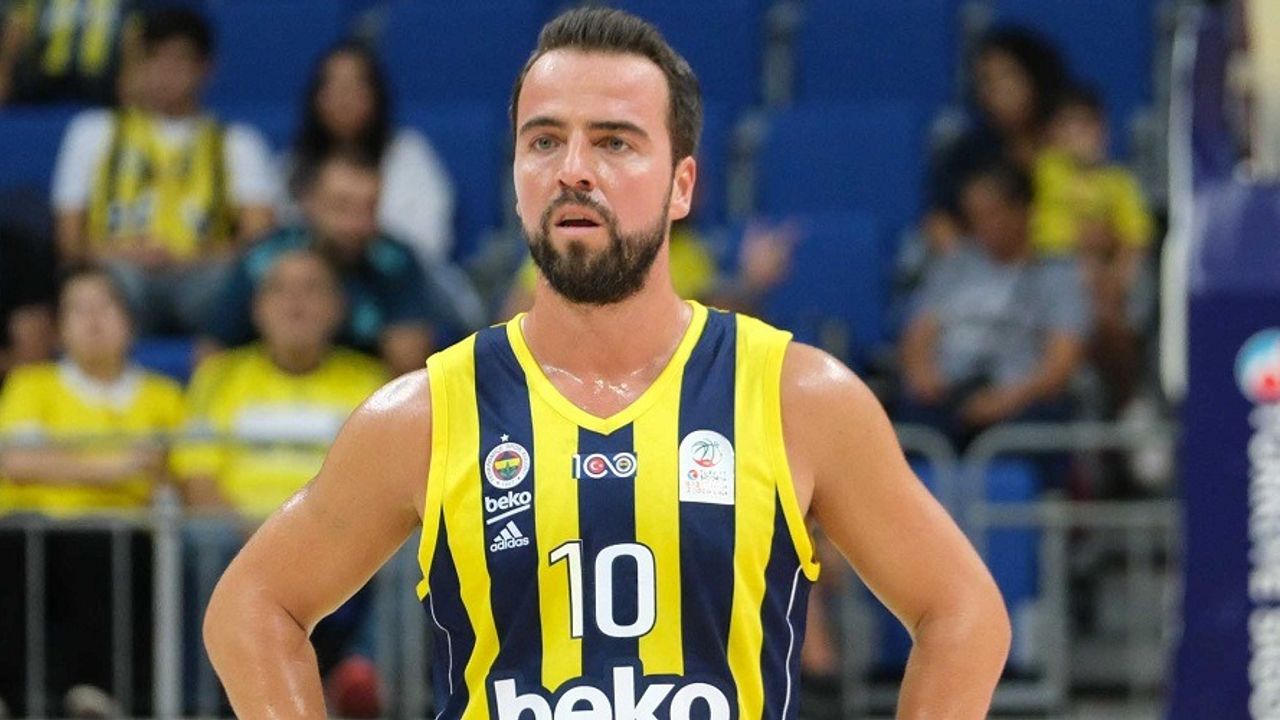 Fenerbahçe kaptanı Melih Mahmutoğlu trafikte alkollü yakalandı