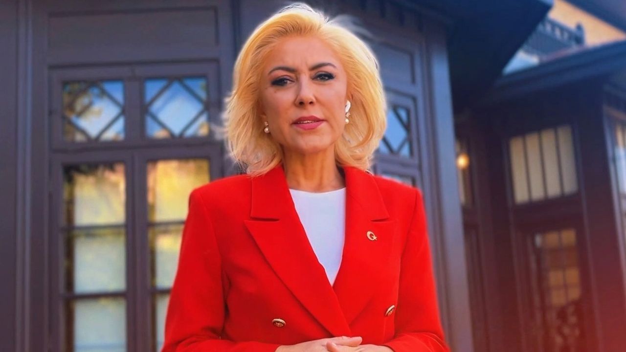 Şebnem Bursalı: 'Cumhuriyetimizin 102. yılında gururla ilerliyoruz'