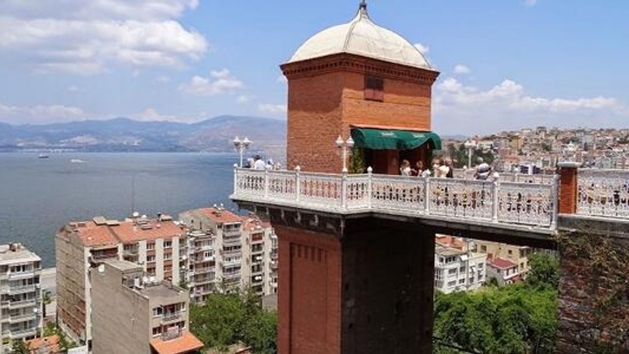 İzmir’in simgesi Tarihi Asansör: 118 yıllık yolculuğun sessiz tanığı