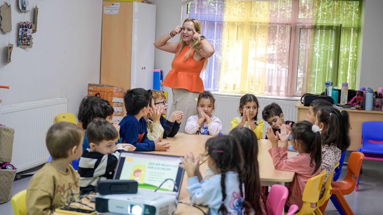 Yuvamız İzmir’de miniklere sağlık ve güvenlik dersi