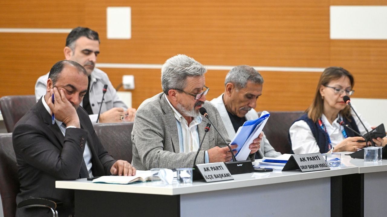 Bornova Belediyesi 2025 kesin hesabı meclisten geçti