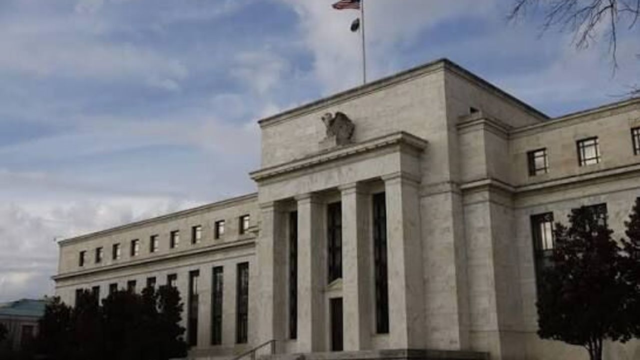 Fed faizi 25 baz puan artırdı: Oran yüzde 3,75-4,00 oldu