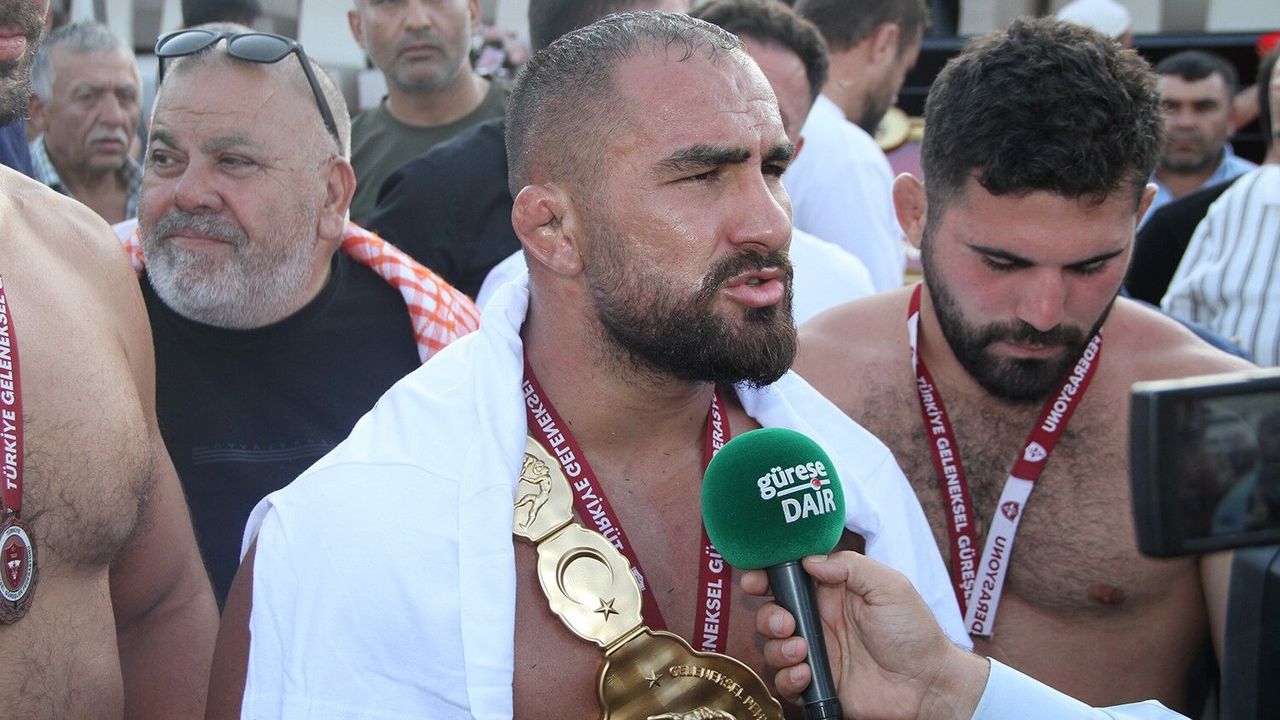 Kula’da başpehlivan Feyzullah Aktürk oldu