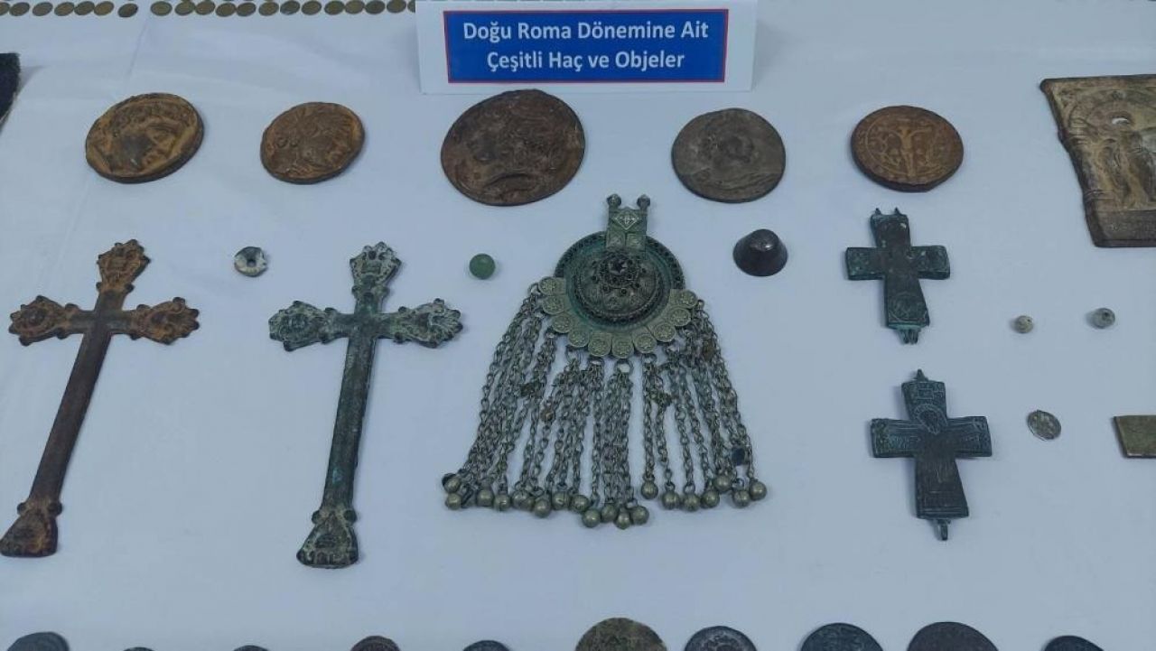 Eş zamanlı operasyon: Picasso'ya ait tablo Bayburt'tan çıktı!