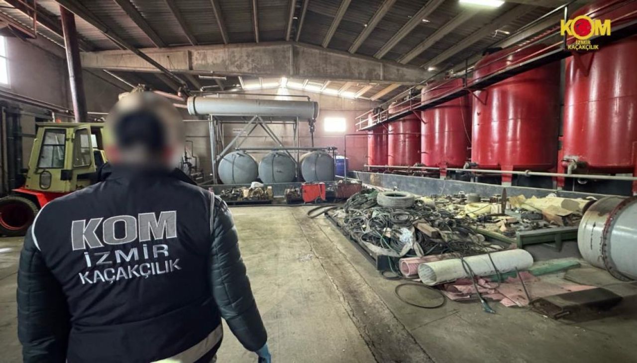 İzmir'de kaçak akaryakıt mesaisi: 3 iş yerine baskın!