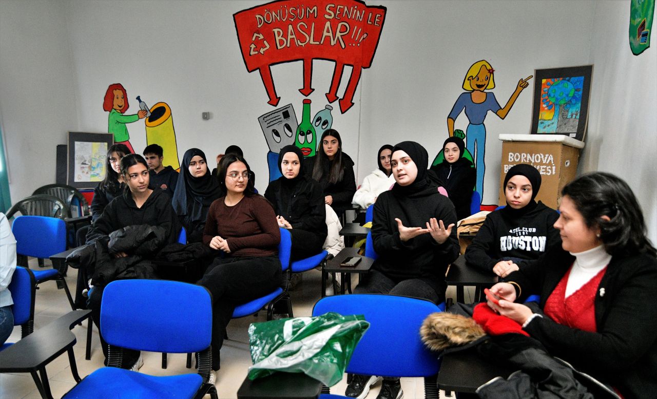 Çevre bilincini artıran eğitim : Sürdürülebilir gelecek eğitimi