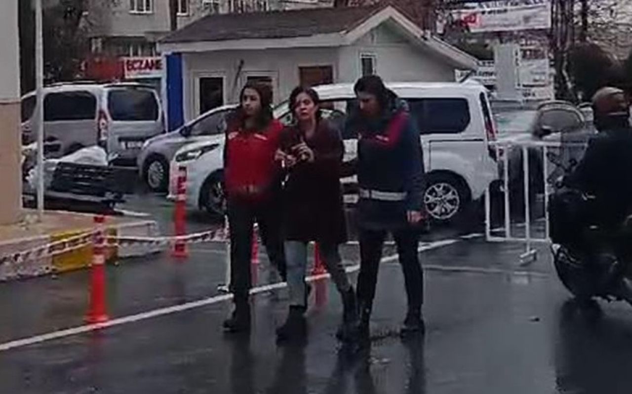 Başkan Tugay'dan Özlem Gürses'e destek mesajı: Özgür basınımızın yanındayız!