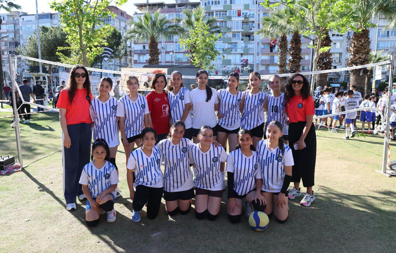 Karabağlar'da 715 kişi aynı anda koştu!