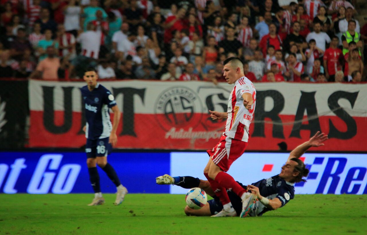 Trendyol Süper Lig: Antalyaspor 0 - Fenerbahçe 2