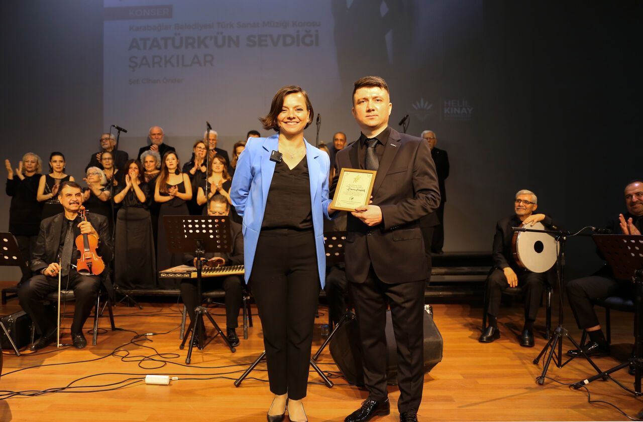 İzmir'de Karabağlar'da Atatürk'e vefa