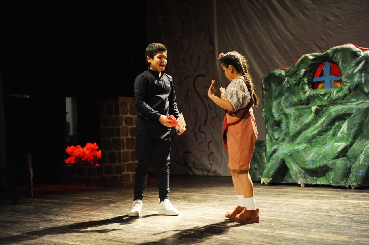 İzmir Karşıyaka'da çocuklar tiyatroyla büyüyor: Sezon açıldı