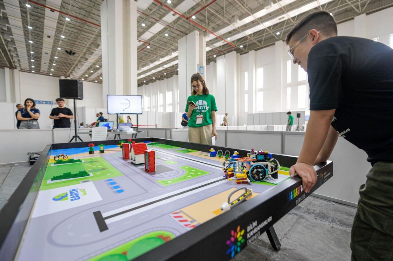 İzmir, 90 ülkeden 3 bin robotik dahiyi ağırlamaya hazırlanıyor!