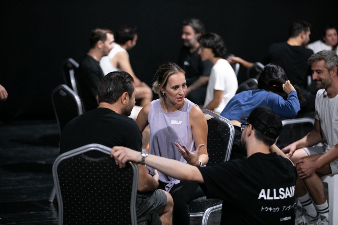 İzmir Şehir Tiyatroları'nda oyunculuk sanatına yenilikçi dokunuş