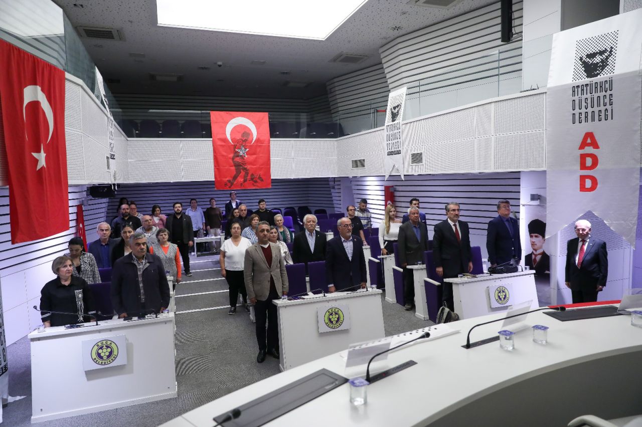 Buca'da Cumhuriyet paneli: Atatürk'ün liderliği vurgulandı