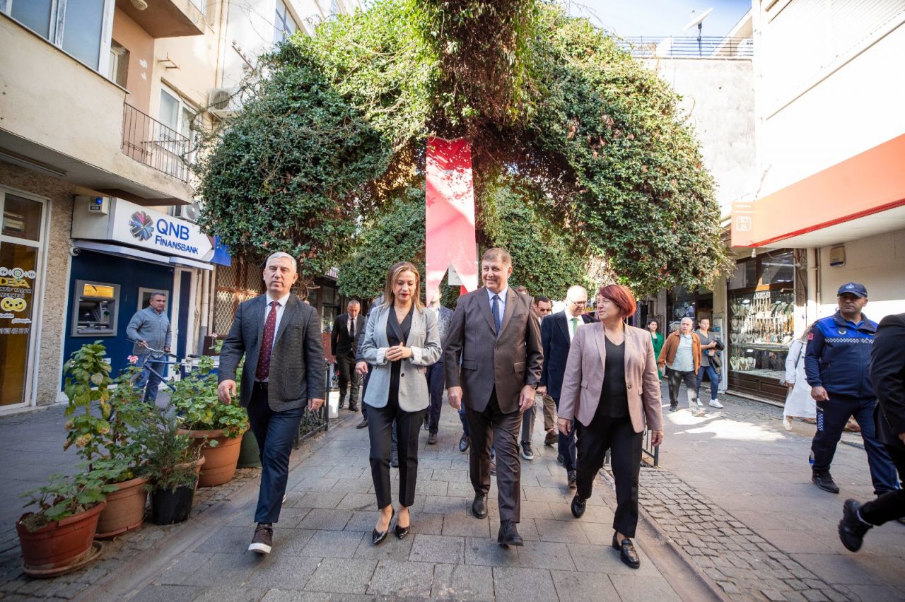 Başkan Tugay'dan Efes Selçuk'a güçlü destek
