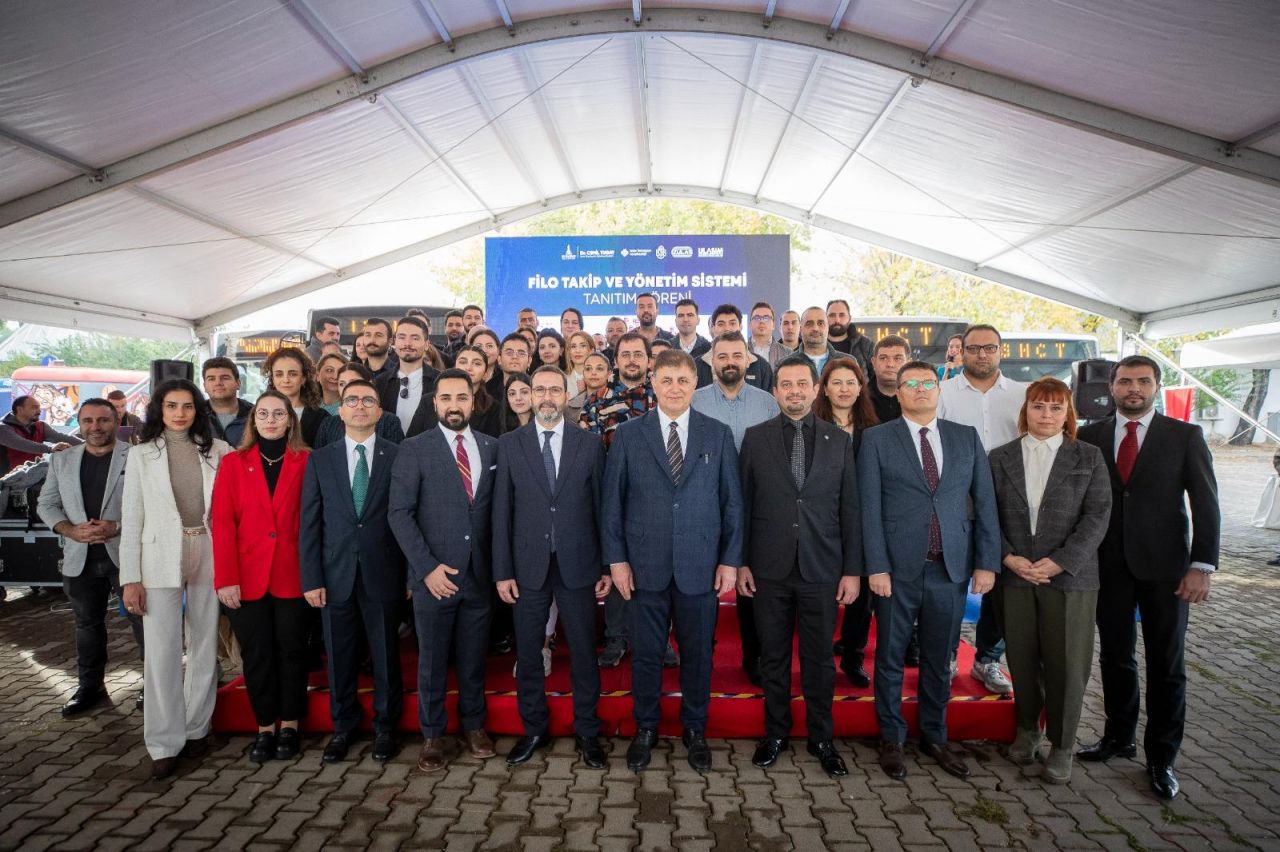 İzmir'de dijital ulaşım dönemi başlıyor