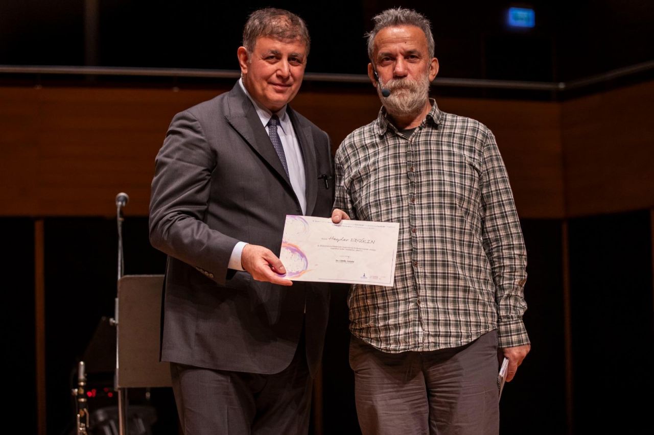 İzmir'de 8. Uluslararası İzmir Edebiyat Festivali başladı