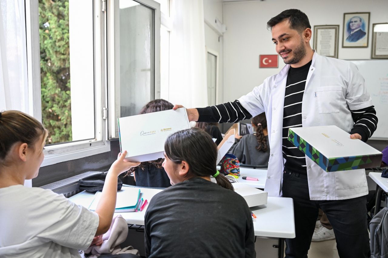 İzmir'de Bornova Belediyesinden gençlere ücretsiz eğitim desteği