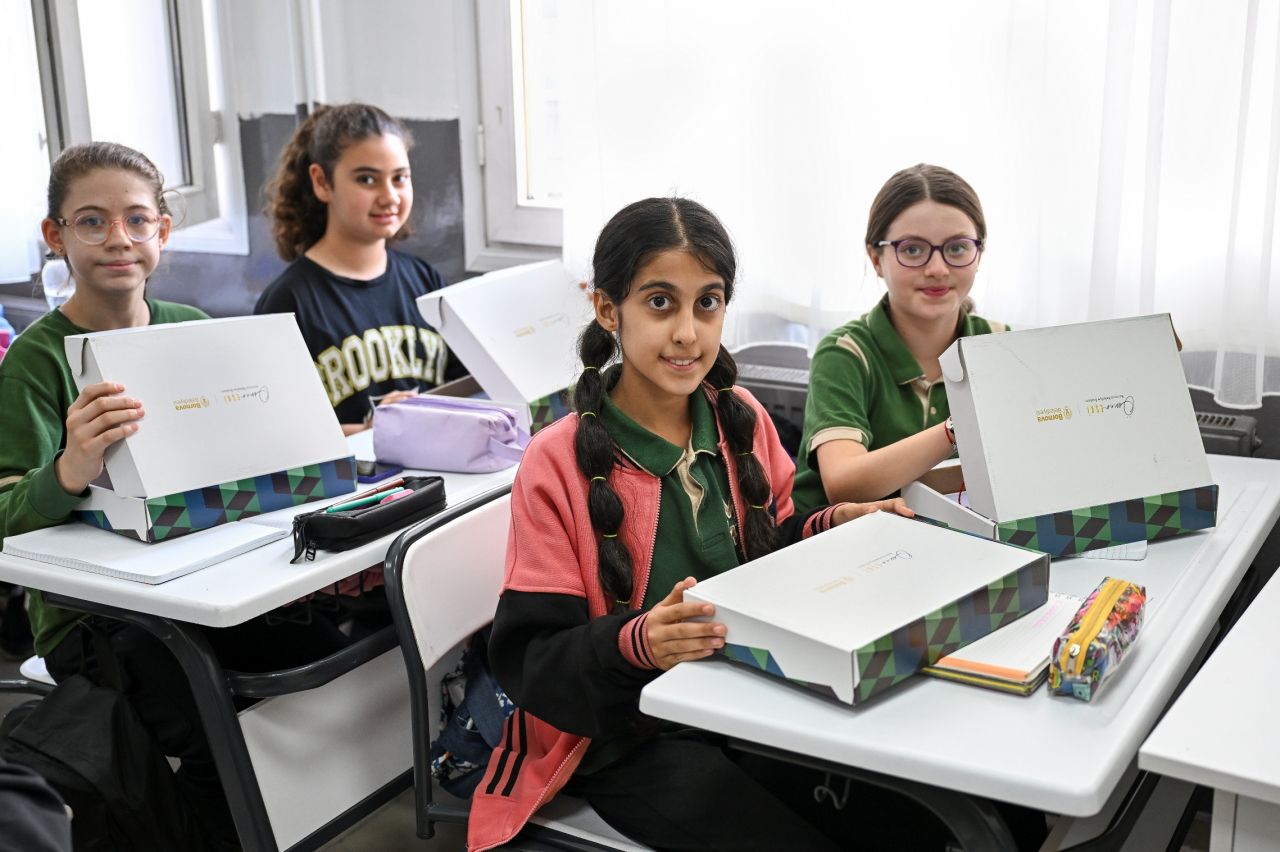 İzmir'de Bornova Belediyesinden gençlere ücretsiz eğitim desteği