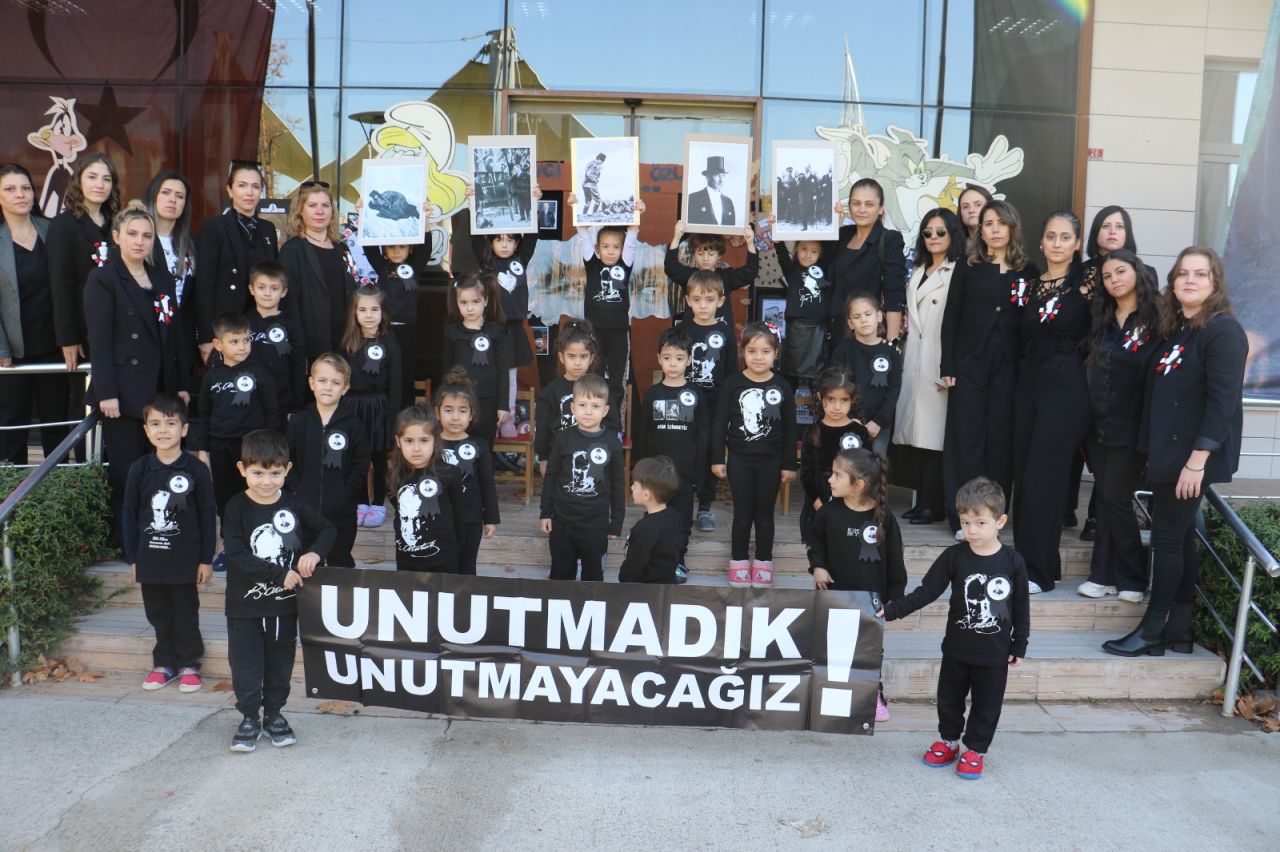 Manisa'da miniklerden Atatürk'e minnet dolu anma töreni