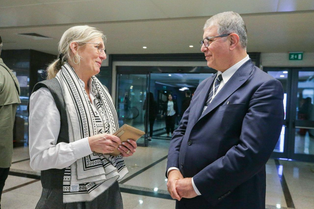 Ekrem İmamoğlu'na ortak bildiriyle destek!