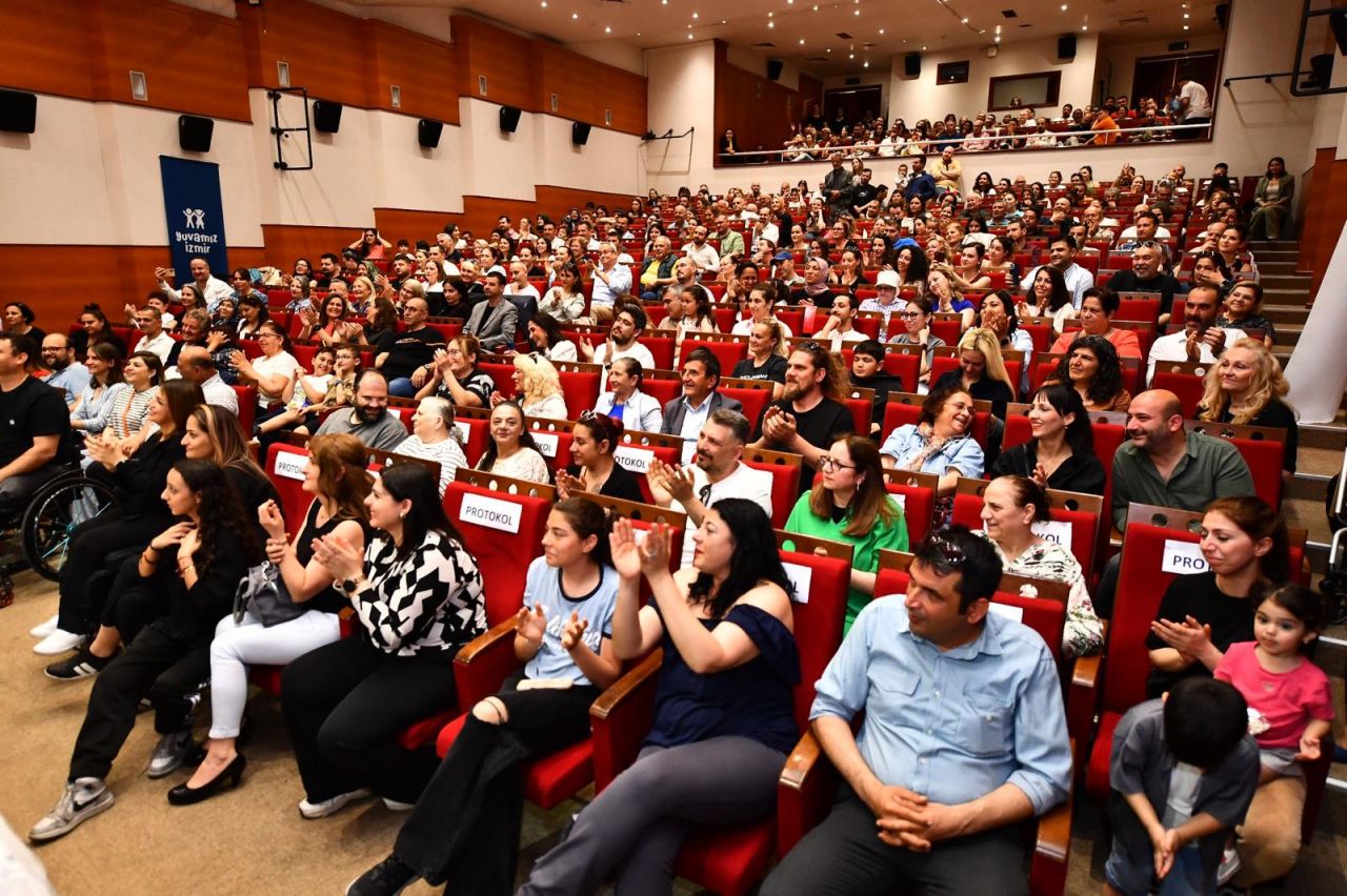 Yuvamız İzmir çocukları 23 Nisan'ı coşkuyla kutladı