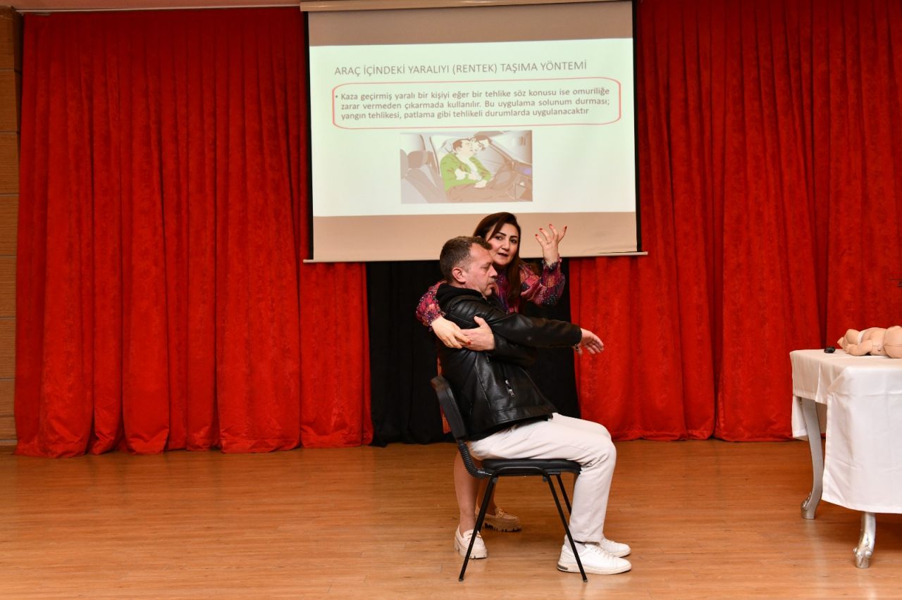 Çiğli'de hayat kurtaran seminer