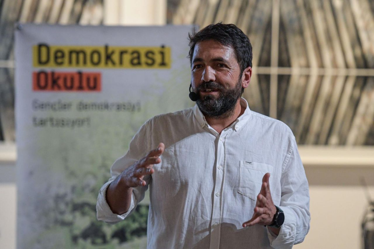 Bu okulda ders konusu demokrasi!