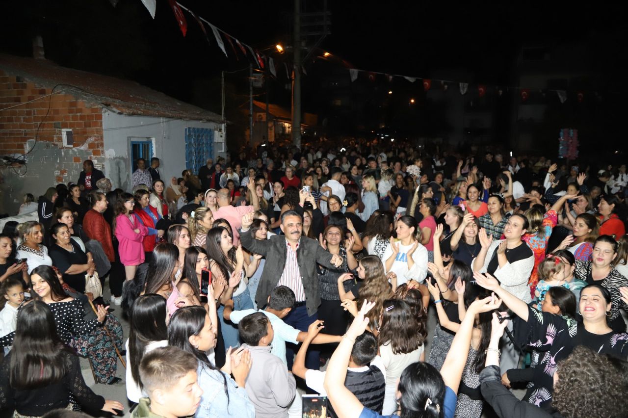 Dikili'de özel gece | Şenlikle karşılandı