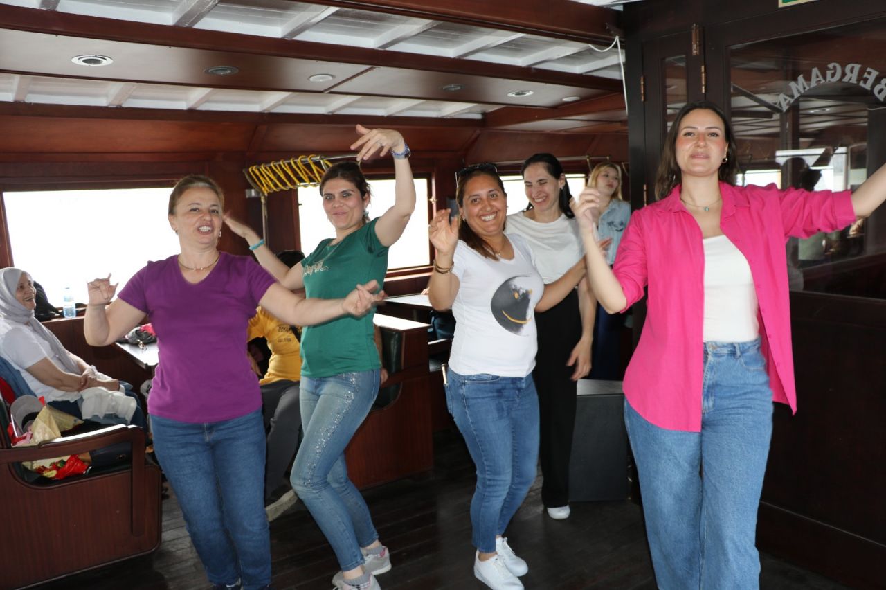 Manisa'dan İzmir'e: Kadınlar için dolu dolu bir gün