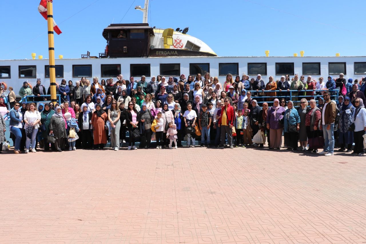 Manisa'dan İzmir'e: Kadınlar için dolu dolu bir gün