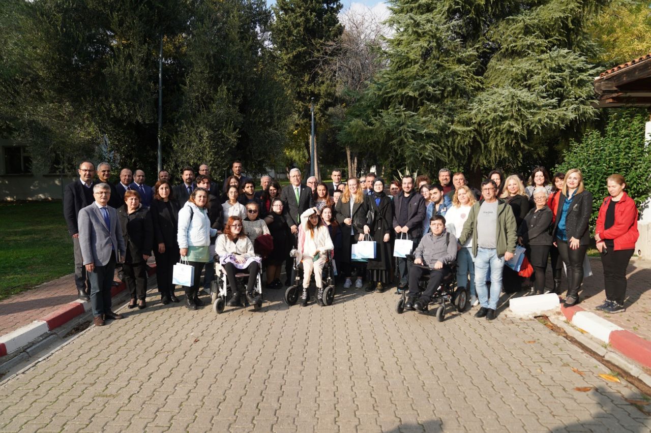 Ege Üniversitesi, engelli bireyler için 'Engelsiz Ege'yi hayata geçiriyor