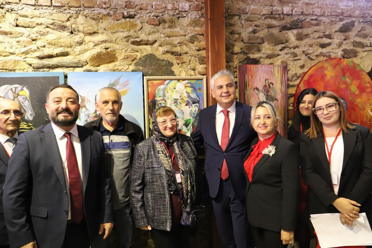 Ödemiş'te Cumhuriyet coşkusu: Fener alayı ve sanat dolu bir gece!
