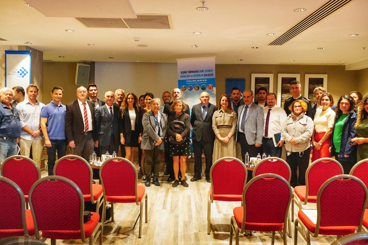 Çeşme'de denizlerin geleceği masaya yatırıldı
