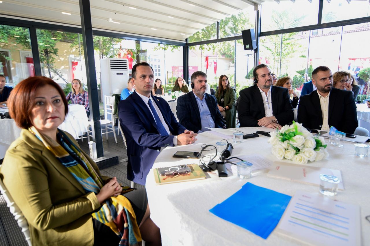 Bornova'da deprem yıldönümünde hayati çalıştay