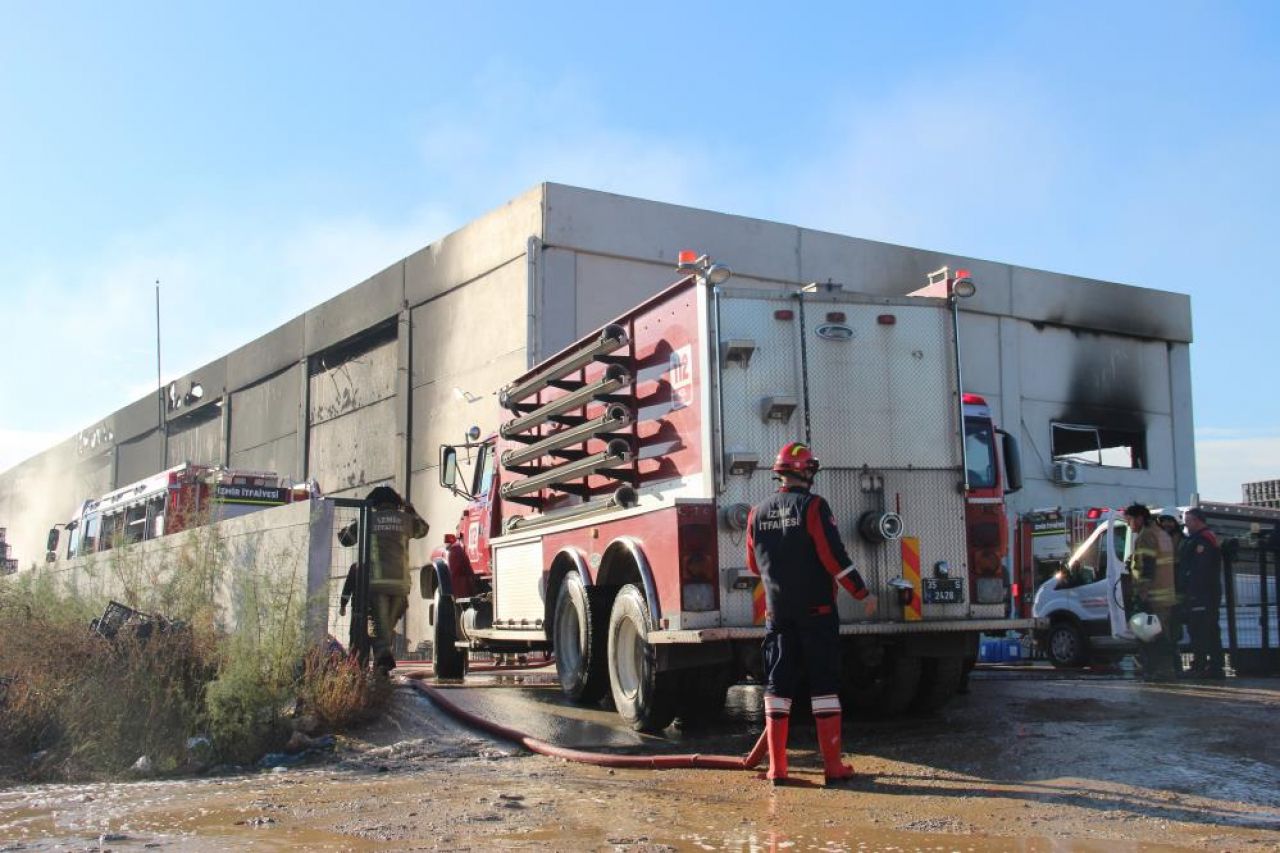 Kaymakam Çağlar'dan açıklama: Selçuk'taki fabrika yangınında can kaybı var mı?