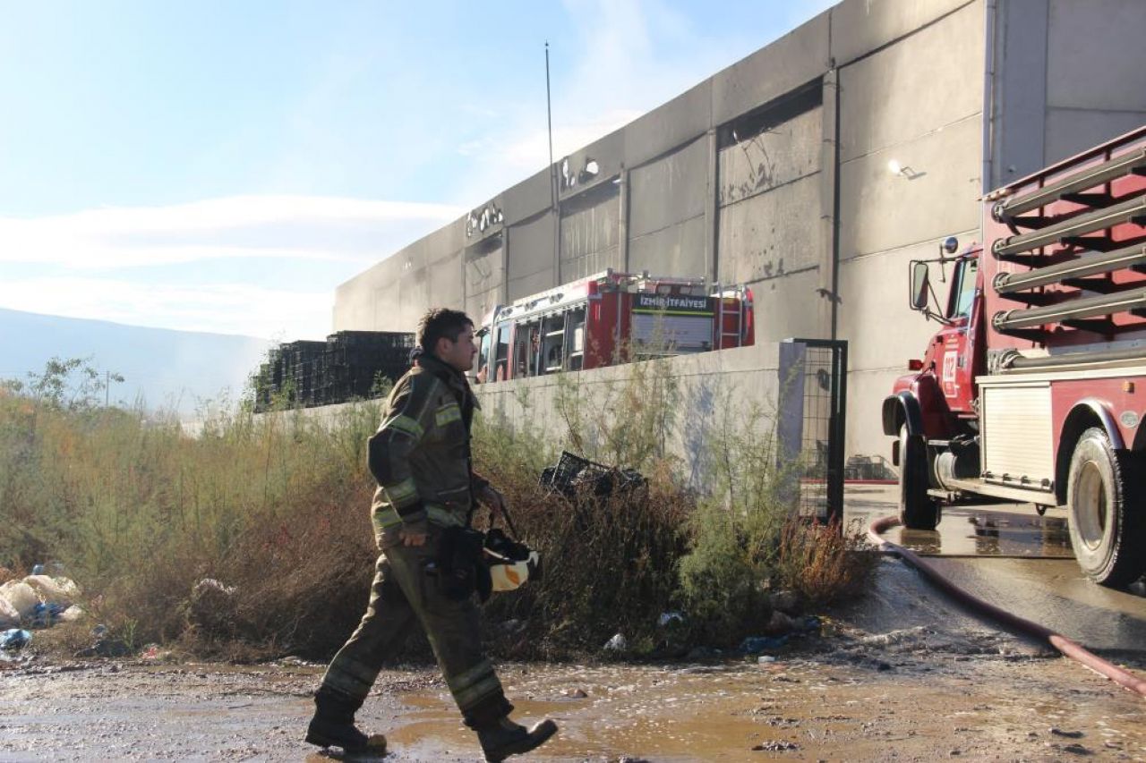 Kaymakam Çağlar'dan açıklama: Selçuk'taki fabrika yangınında can kaybı var mı?