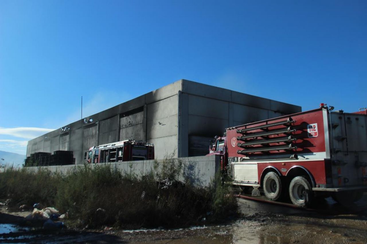 Kaymakam Çağlar'dan açıklama: Selçuk'taki fabrika yangınında can kaybı var mı?