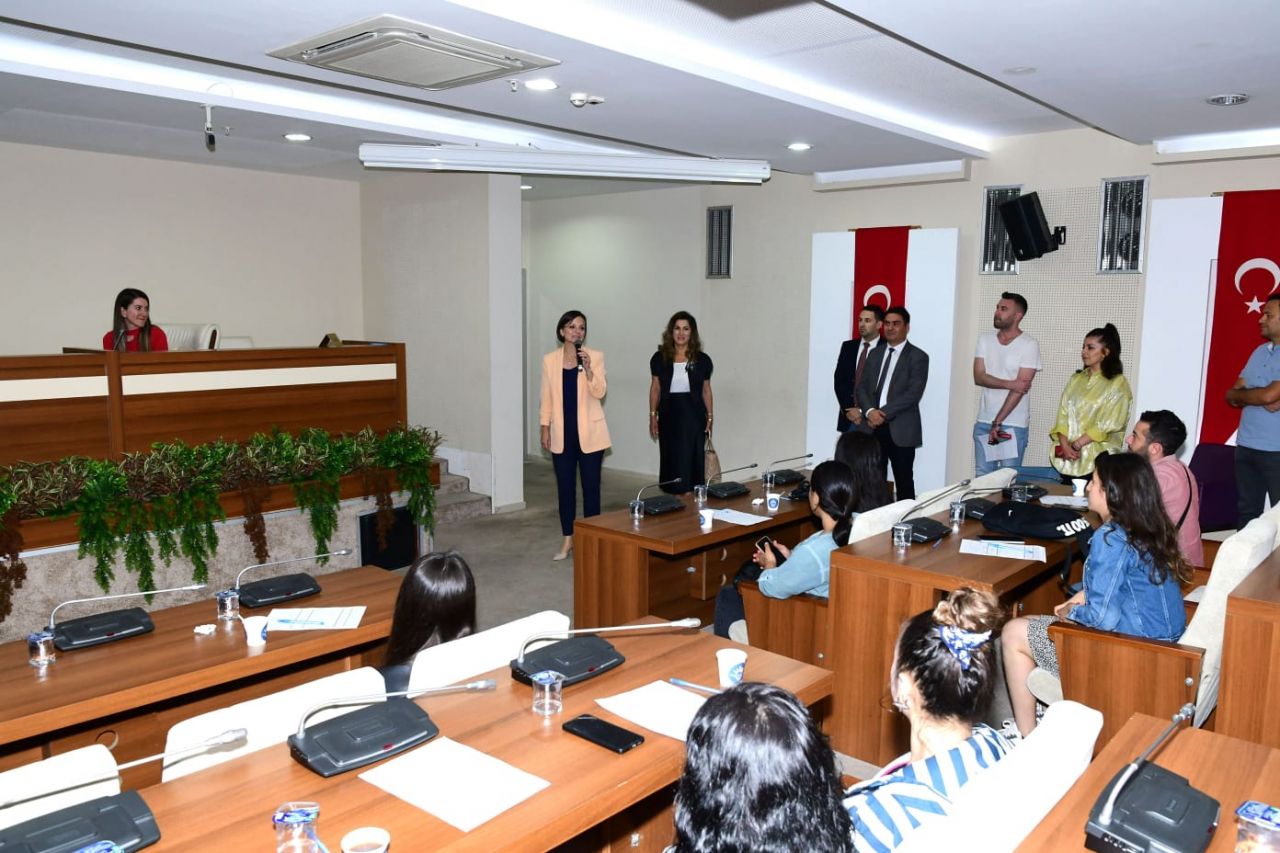 Karabağlar Belediyesi 600 kişiye iş buldu