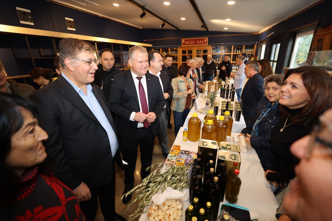 Zeytinin bereketi ve sanatın gücü Urla'da buluştu